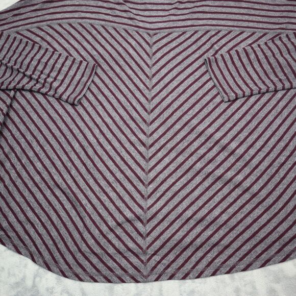 Old Navy Shirt Women L Maroon Gray Stripe Sweater Flowy Lightweight Split Bottom - Picture 14 of 16